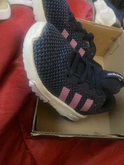 $5 Like New Girls Adidas Shoes Sz7K