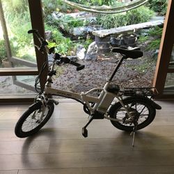 Fold-up Electric Bicycle            Great for Boats and Planes