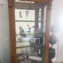 Traditional Style Oak Curio Cabinet 