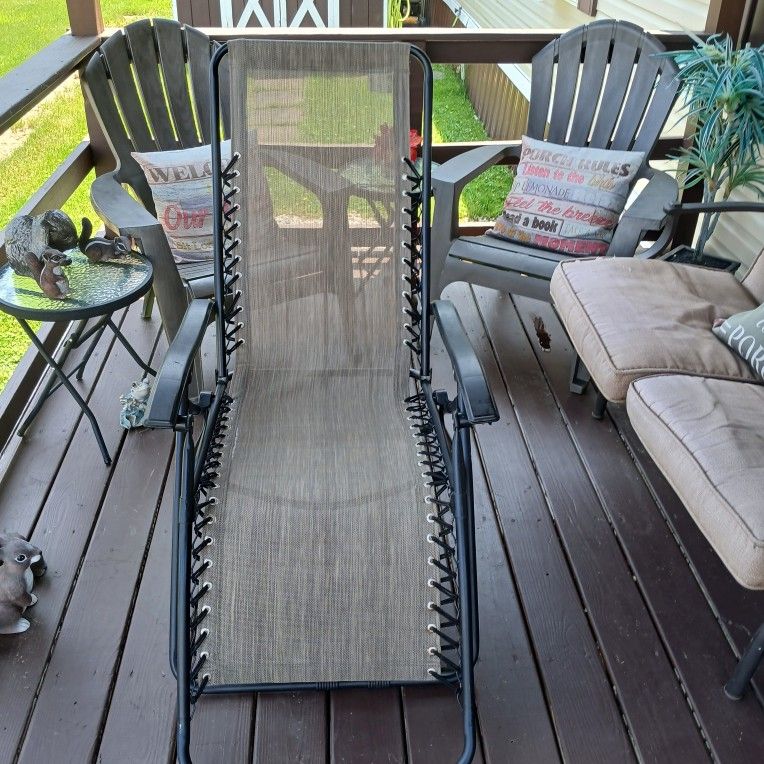 Gravity Lounge Chair