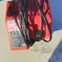 Milwaukee 18 and 12 Volt Charger