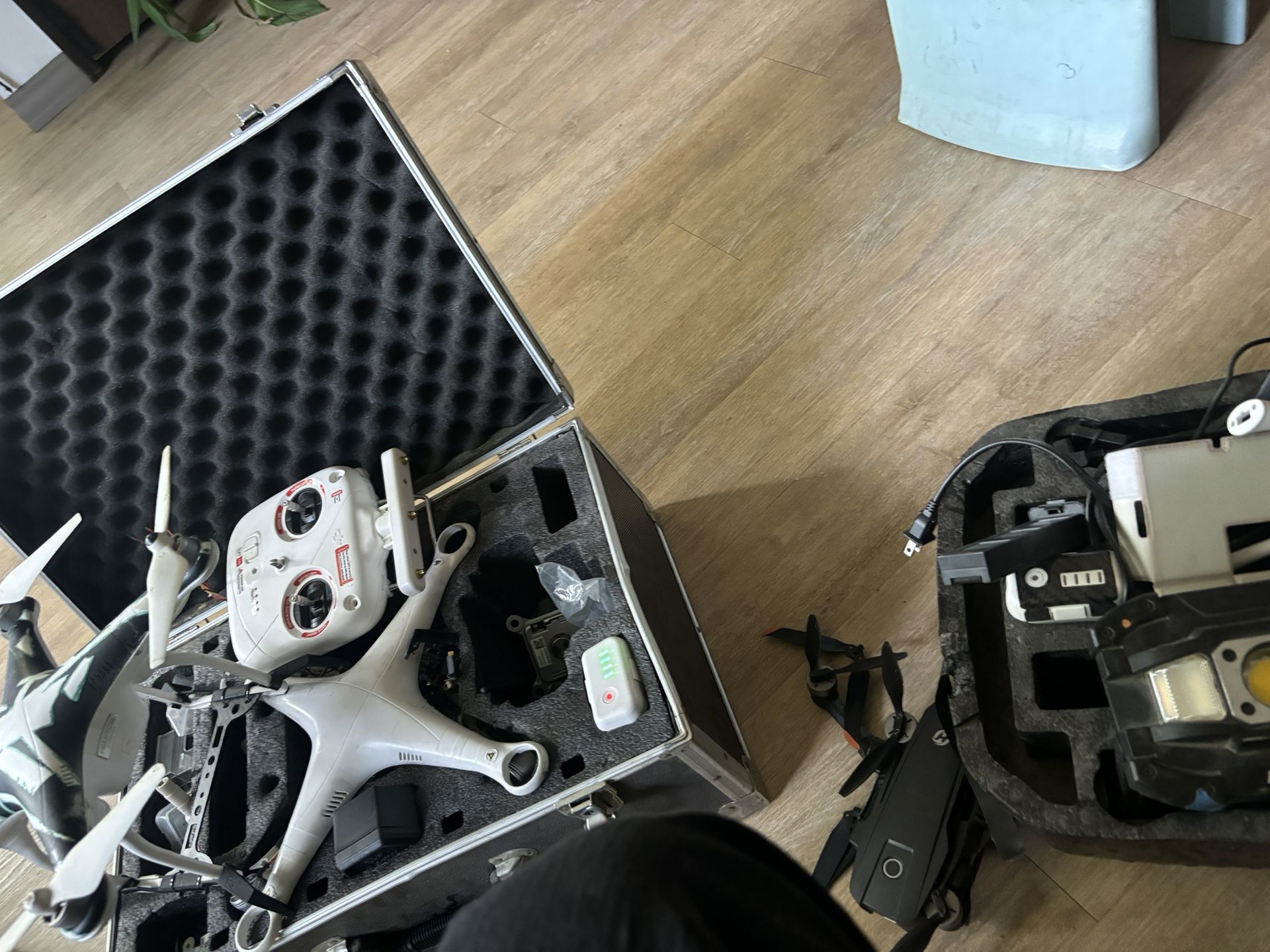 DJI Phantom 3 Standard And A lot Of Drone Parts Won’t Fly Idk Why G.m.y.b.o