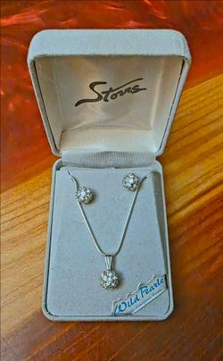 Rhodium Swarovski Earring/Necklace set