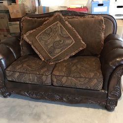 FREE Furniture - Love Seat Queen/Full Bed Desk Dresser Nightstands Bench and Shelves 
