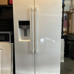 MAYTAG Refriferator/Frezzer