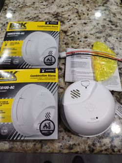 (2) BRK CARBON MONOXIDE & SMOKE ALARMS NEW IN BOX