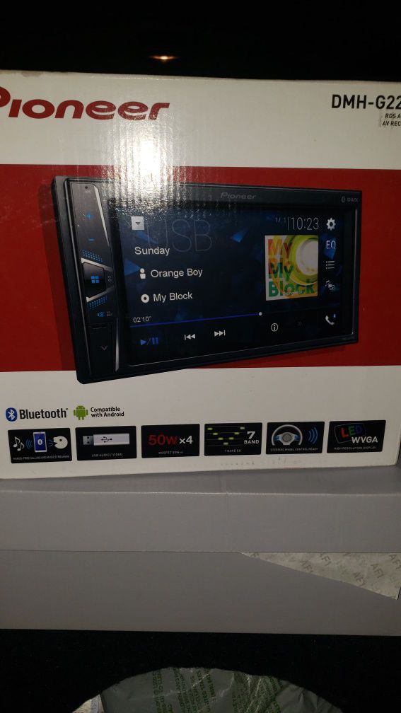 Touch screen car stereo