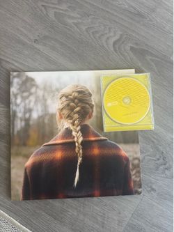 Music media bundle- taylor swift vinyl