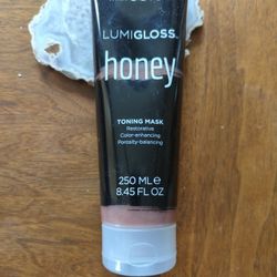 Jack Winn Color: Lumigloss HONEY Toning Mask