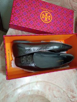 Color negro. Size 8.5
