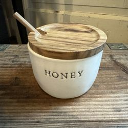 Hearth And Hand Stoneware Honey Bowl And Dipper