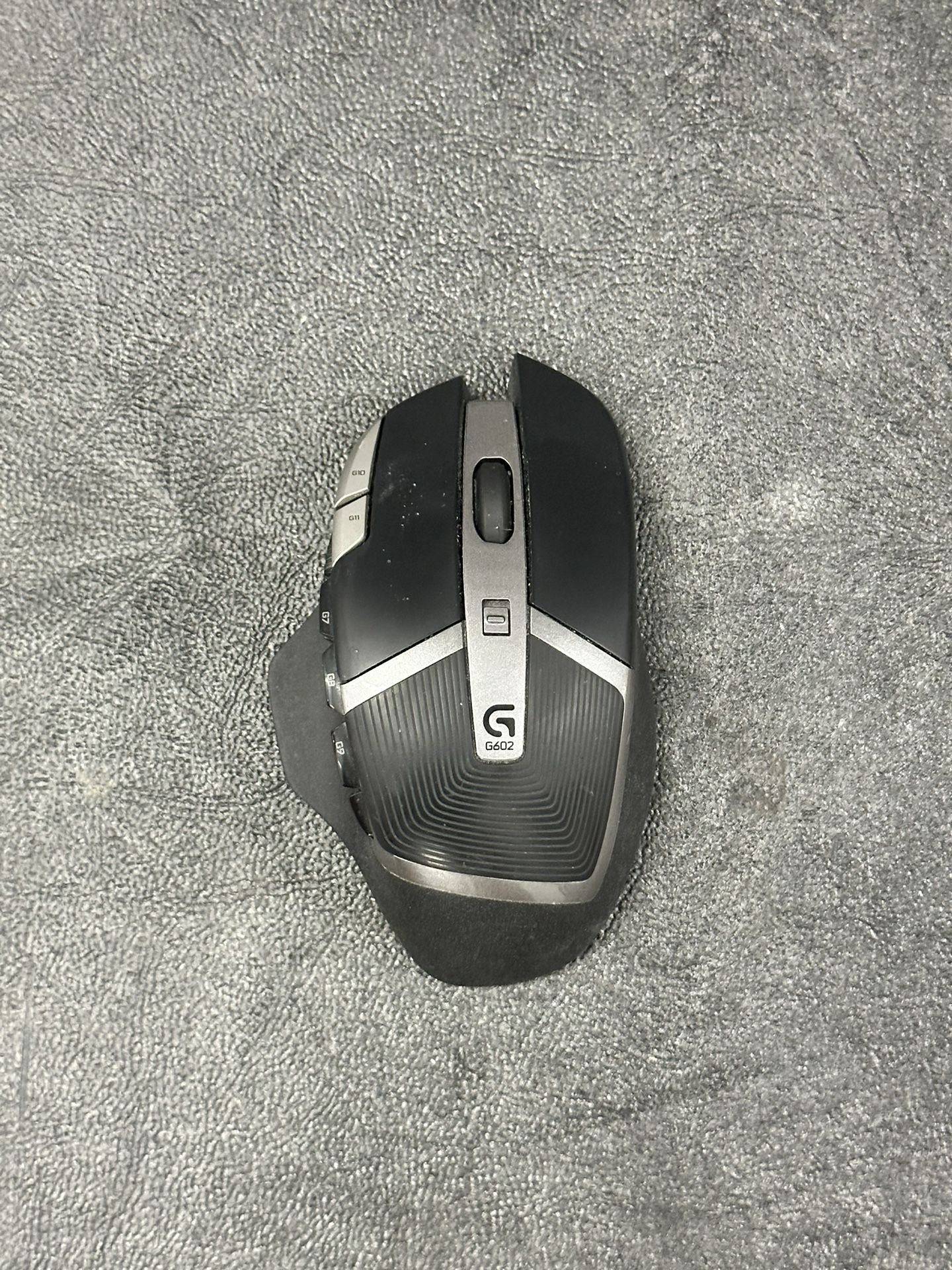 Logitech G602 wireless gaming mouse