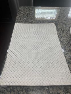 Set of six place mats