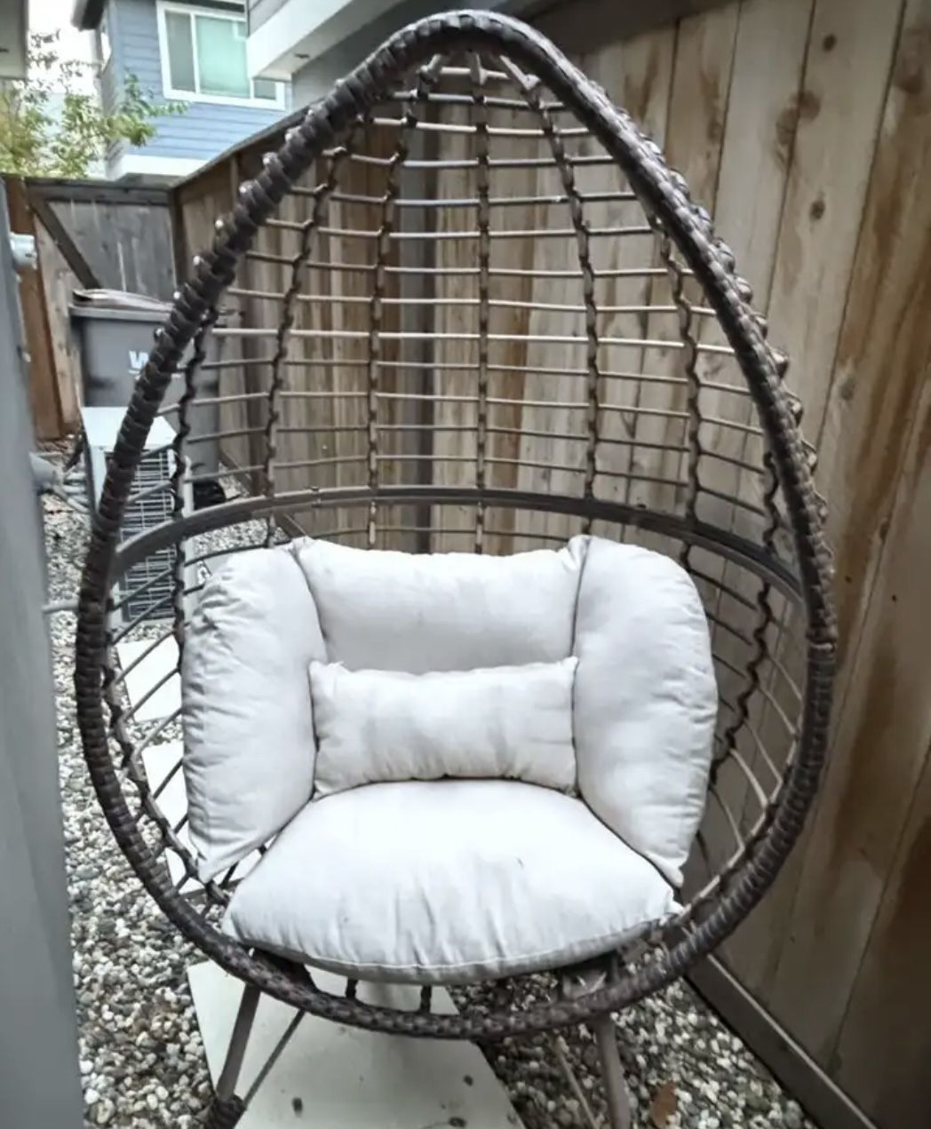 Chairs And Small Table 