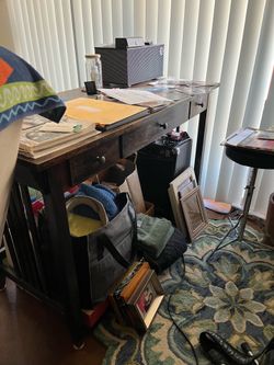 Desk / Table
