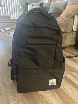 Everest Rolling Backpack NEW