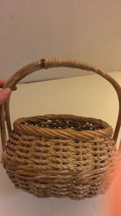 Handmade basket oval 8 x 11“