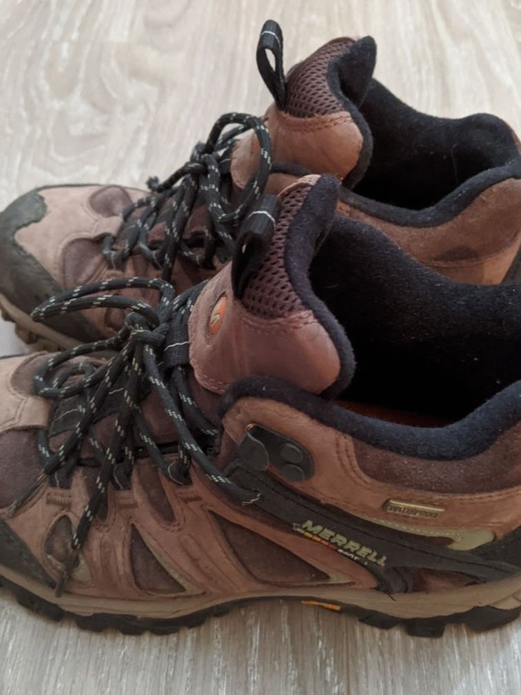 Shoe Size 6,5 Us Hiking Boots New $135 Use $40