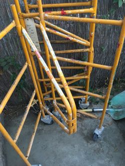 Roll and fold construction equipment