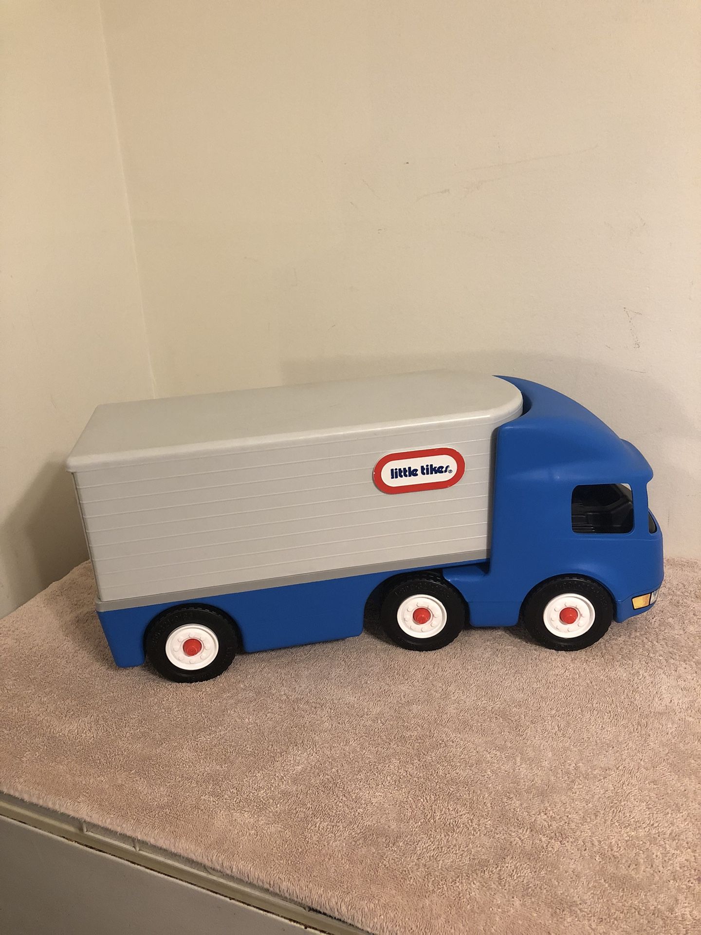 Vintage Little Tikes Semi Truck Big Rig Hauler Made In Hudson OH 23” Long