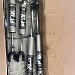 Fox Shocks   21 GMC 2500