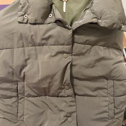 Free People ~ size small puffer jacket