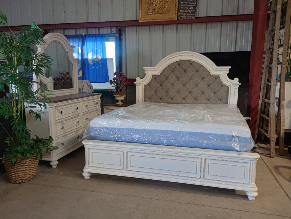 Gorgeous Farmhouse Style CA King Bedroom Set