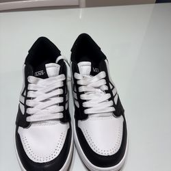 Van’s Unisex Off the Wall Sneakers