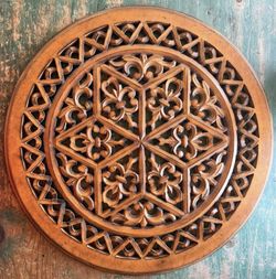 Beautiful wooden sculpted piece 
