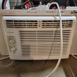 Window AC Unit