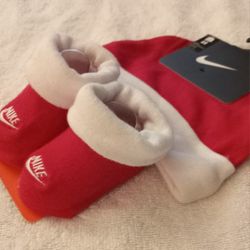 Nike Hat & Booties