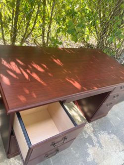 Office Desk (Good Condition)