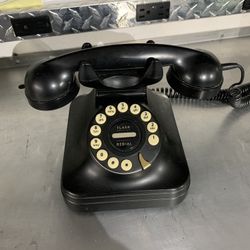 Working   Vintage Replica Phone $60