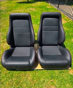 Universal Racing Bucket Seats