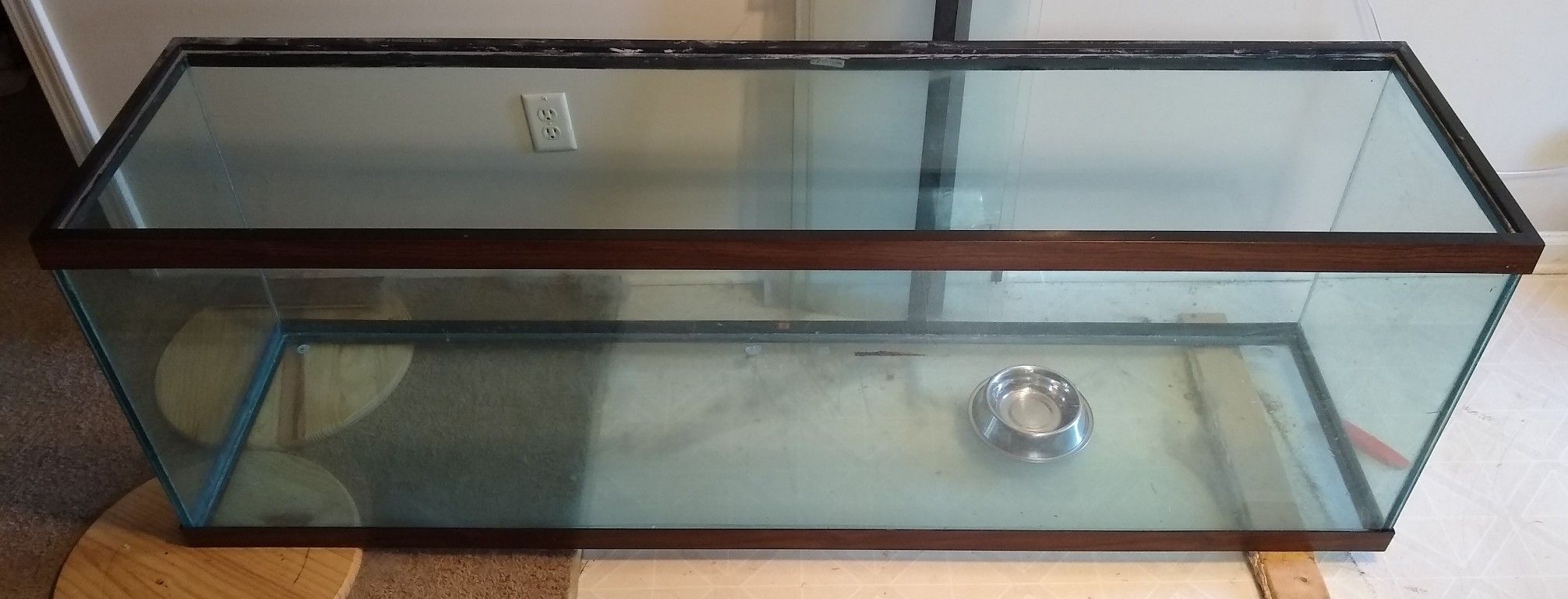 120 gallon fish tank with wood stand