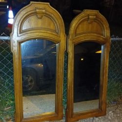 Tall wood mirror 🪞 still in good shape