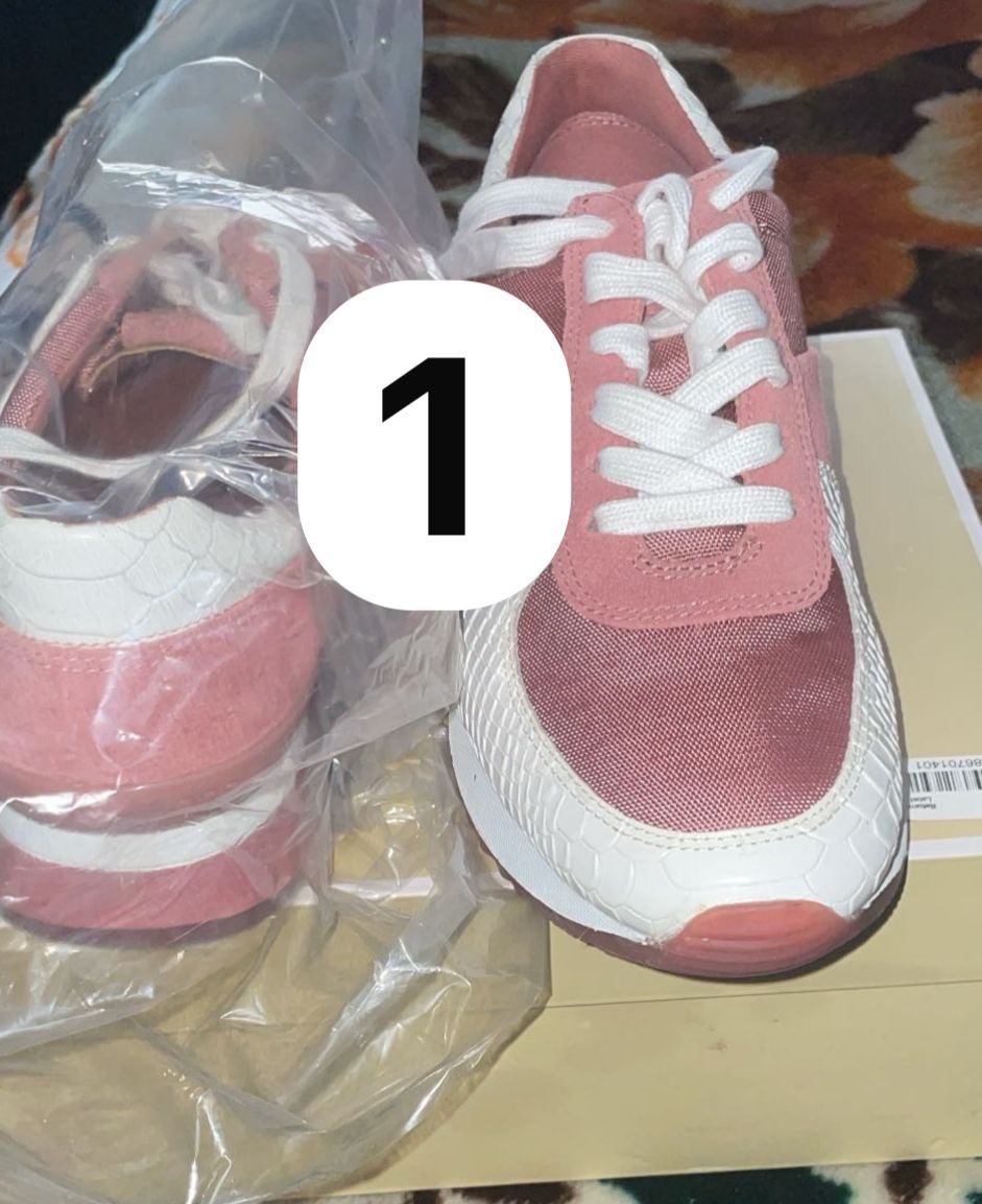 MK 1 and 2 different color 40$ each pair 40$ each pair