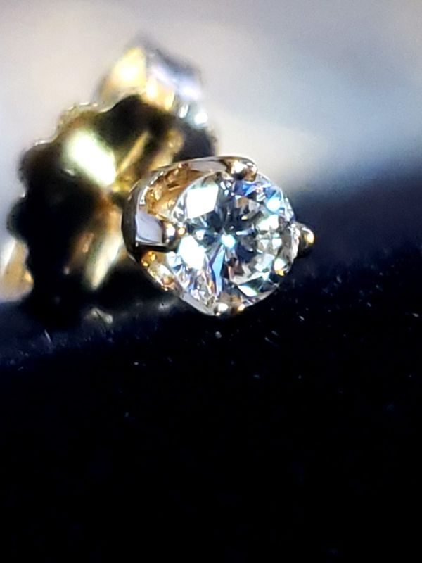 10 pointer diamond size