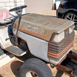 Small tractor runs good six hundred dollars or best offer located in apple valley