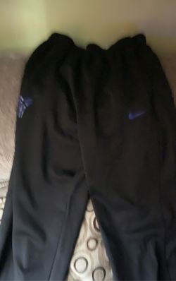 Men’s Nike track pants size XL . Thermafit
