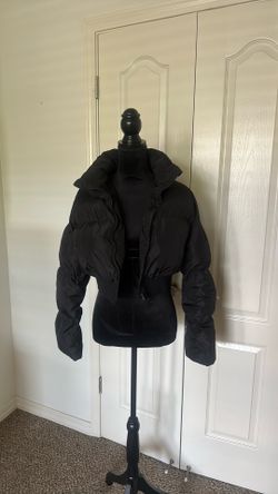 Crop Bubble Jacket Black