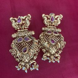 Stunning Gold-tone, red-pink Indian Temple Bollywood Dangle /Drop EARRINGS. NWOT