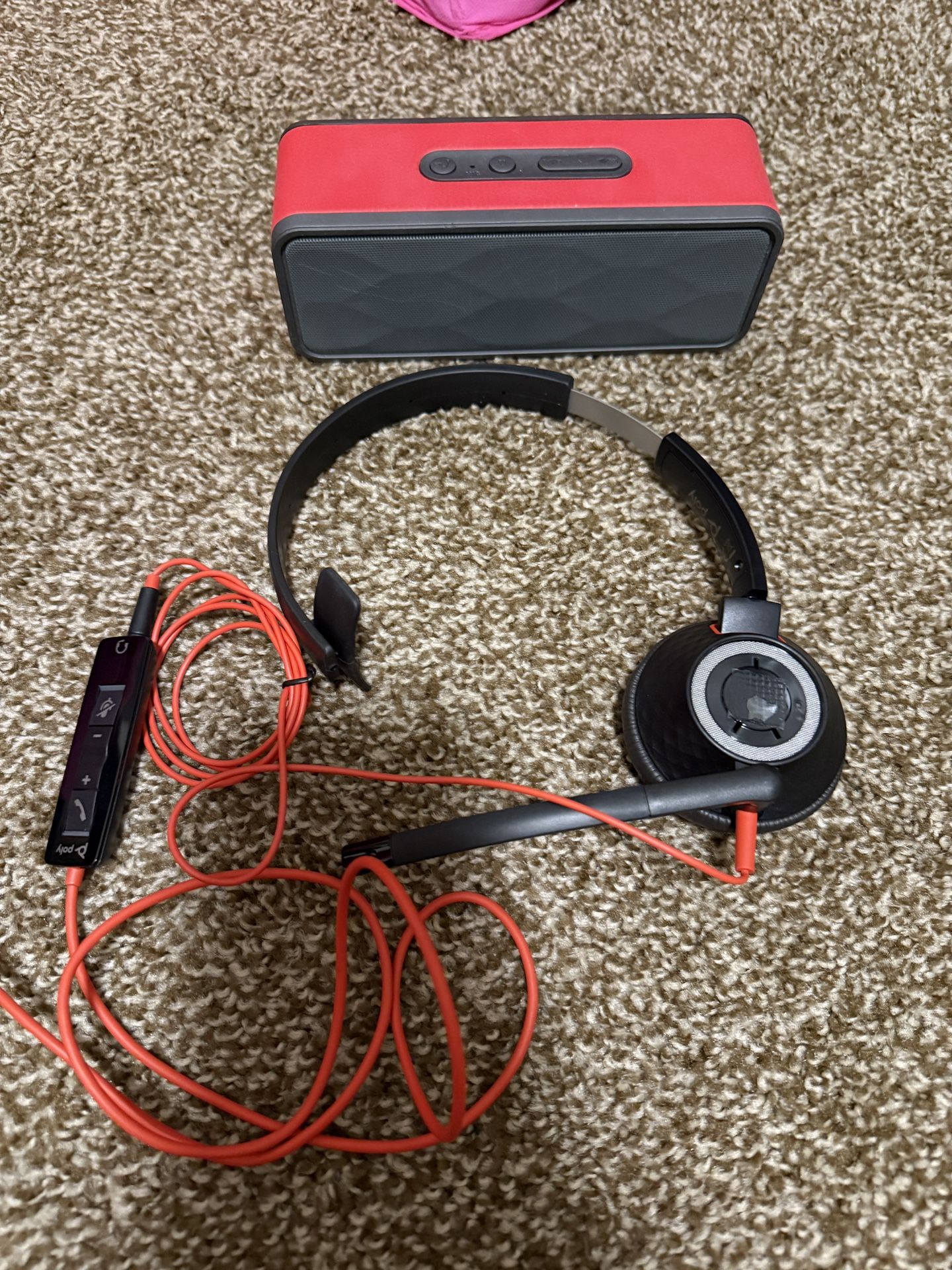 Speaker And Headphones