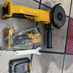 DeWalt Grinder 20v 4.5 In Disk, Battery & DeWalt 20v LED Work Light