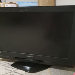 32" Panasonic TV (remote Not included)