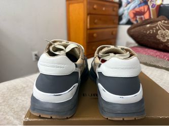 Burberry shoes