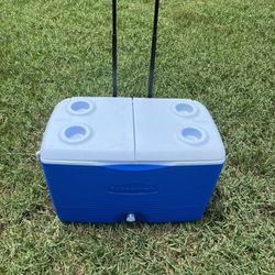 RUBBERMAID WHEELED COOLER