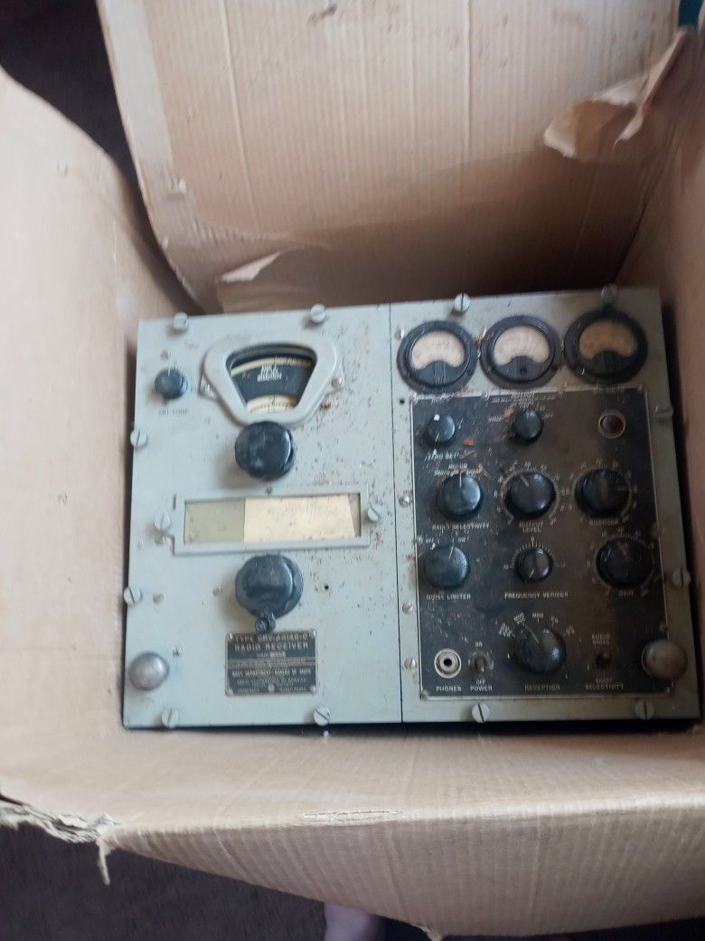 antique radio reciver