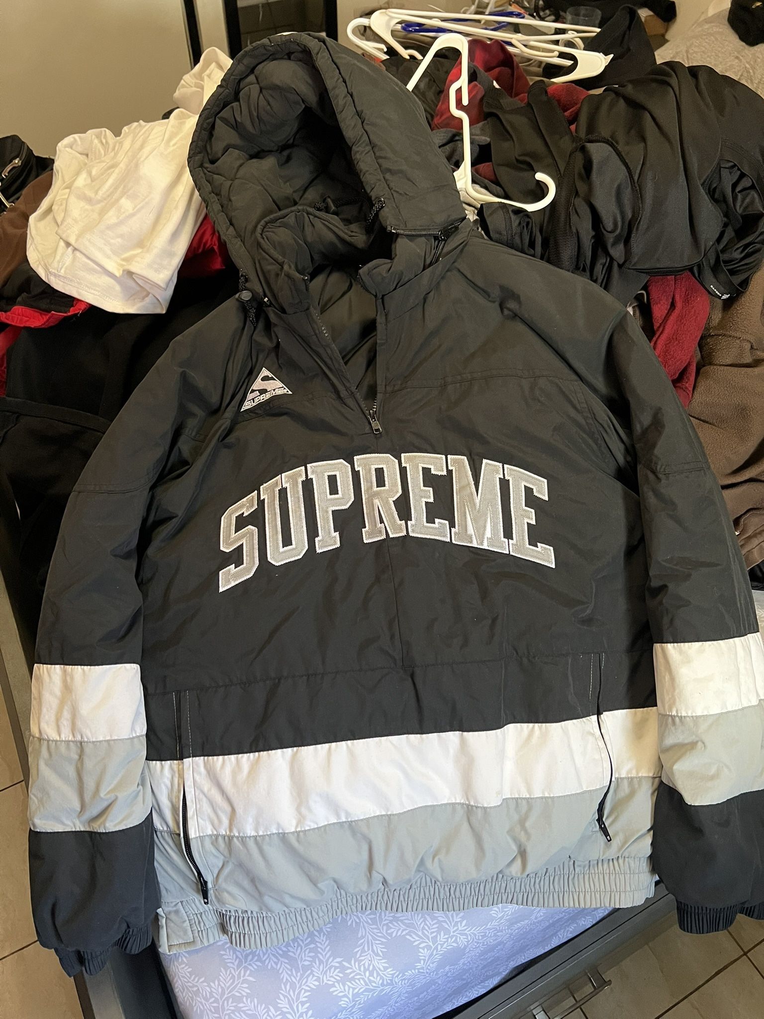 Supreme FW17 Hooded Hockey Puffer Size M