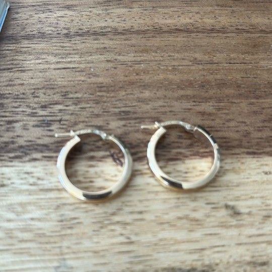 14kt Yellow Gold Hoops